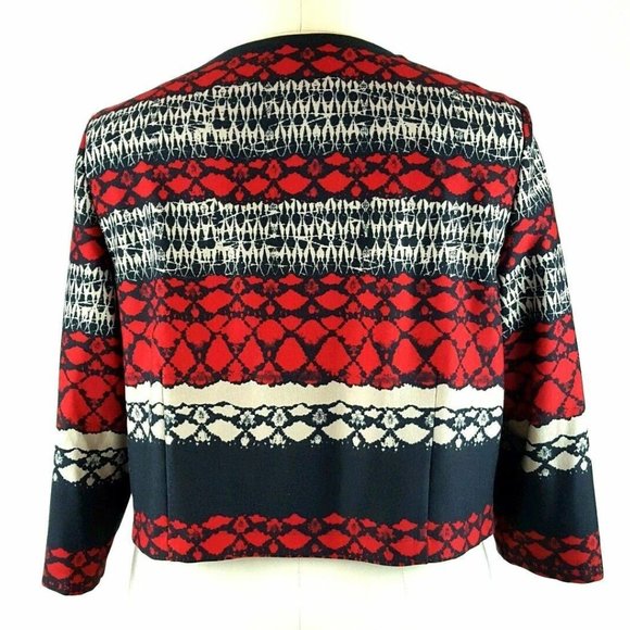 DN Design Pleated Cropped Jacket - Picture 2 of 8